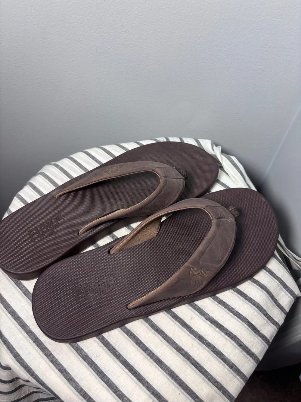 Mens Flojos men's flip flops size 13